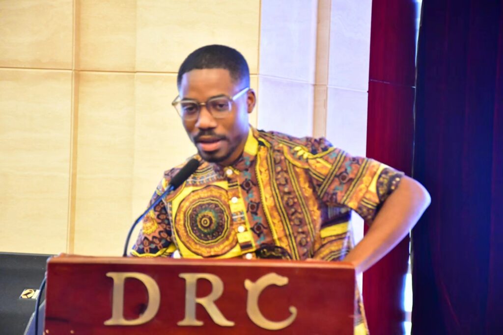 Un periodista ecuatoguineano expone los rasgos culturales de Guinea Ecuatorial en un foro en China