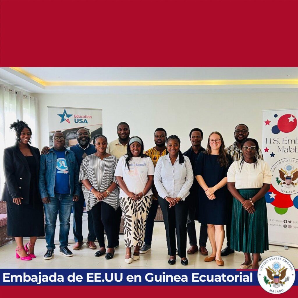 El embajador estadounidense orienta a los ecuatoguineanos seleccionados para el programa Young African Leadership