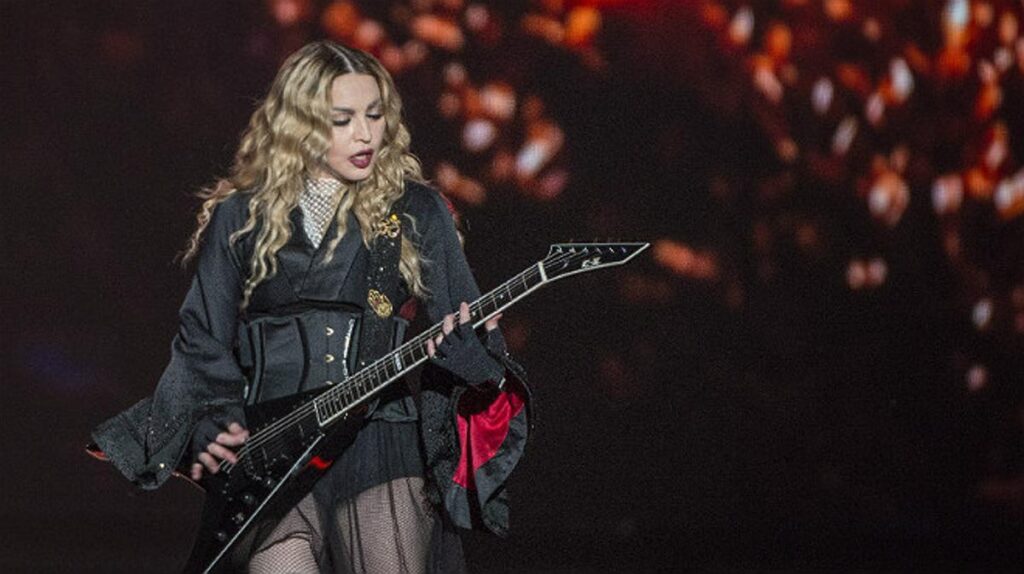 Los fans de Madonna la demandan por iniciar sus conciertos fuera de la hora anunciada 