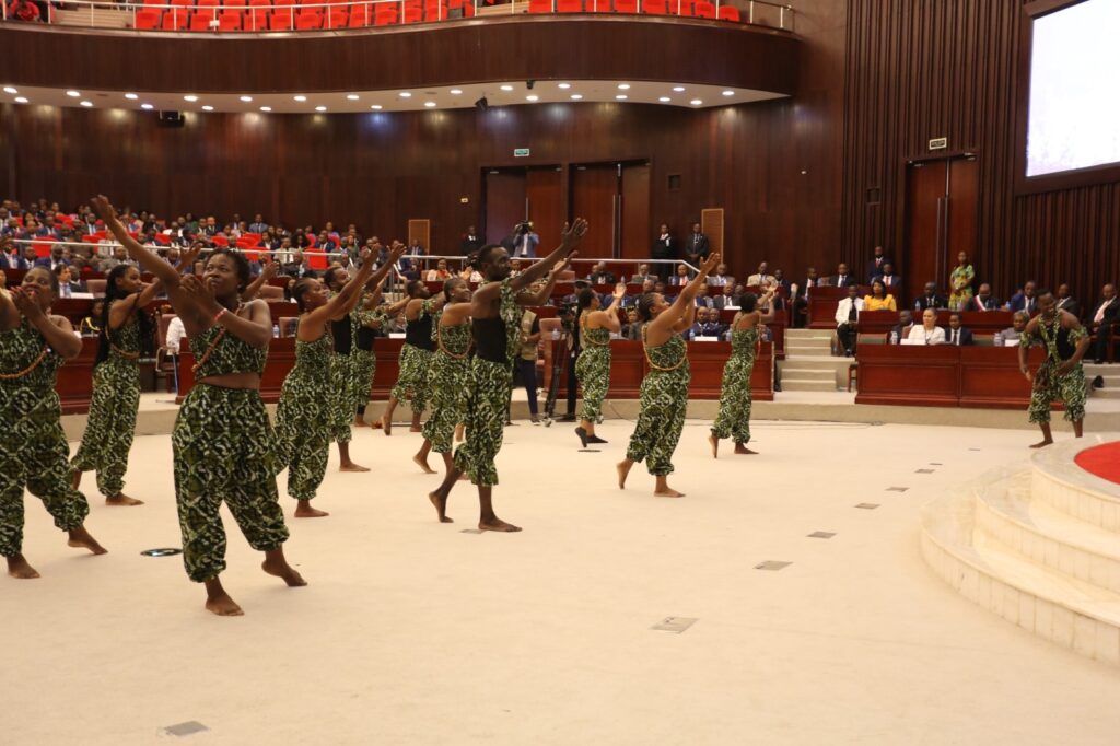 El grupo  CEIBA deleita al público en la celebración del 10 aniversario de la adhesión de Guinea Ecuatorial en la CPLP